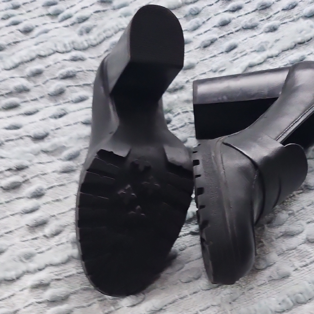 Steve Madden Classic Black Loafers for Women - Picture 5 of 5